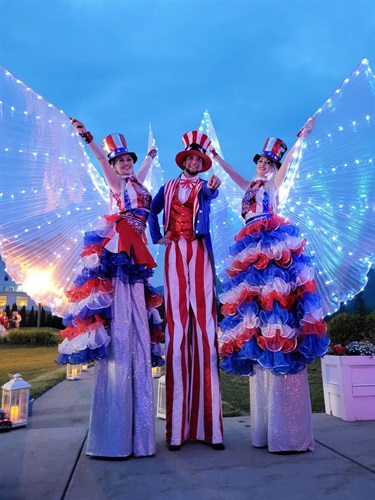 Stilt-Walkers